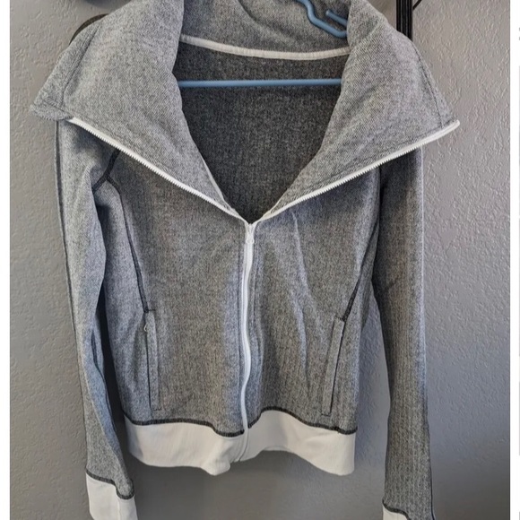 Lululemon - Be Present Jacket - Heathered Herringbone - Black White - Picture 2 of 3